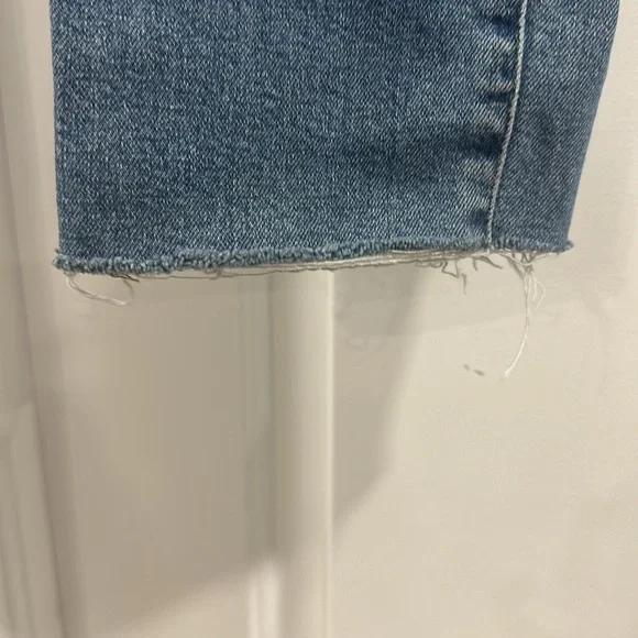 ⭐️SOLD⭐️ Madewell Distressed Perfect Vintage Jean - Picture 5 of 14